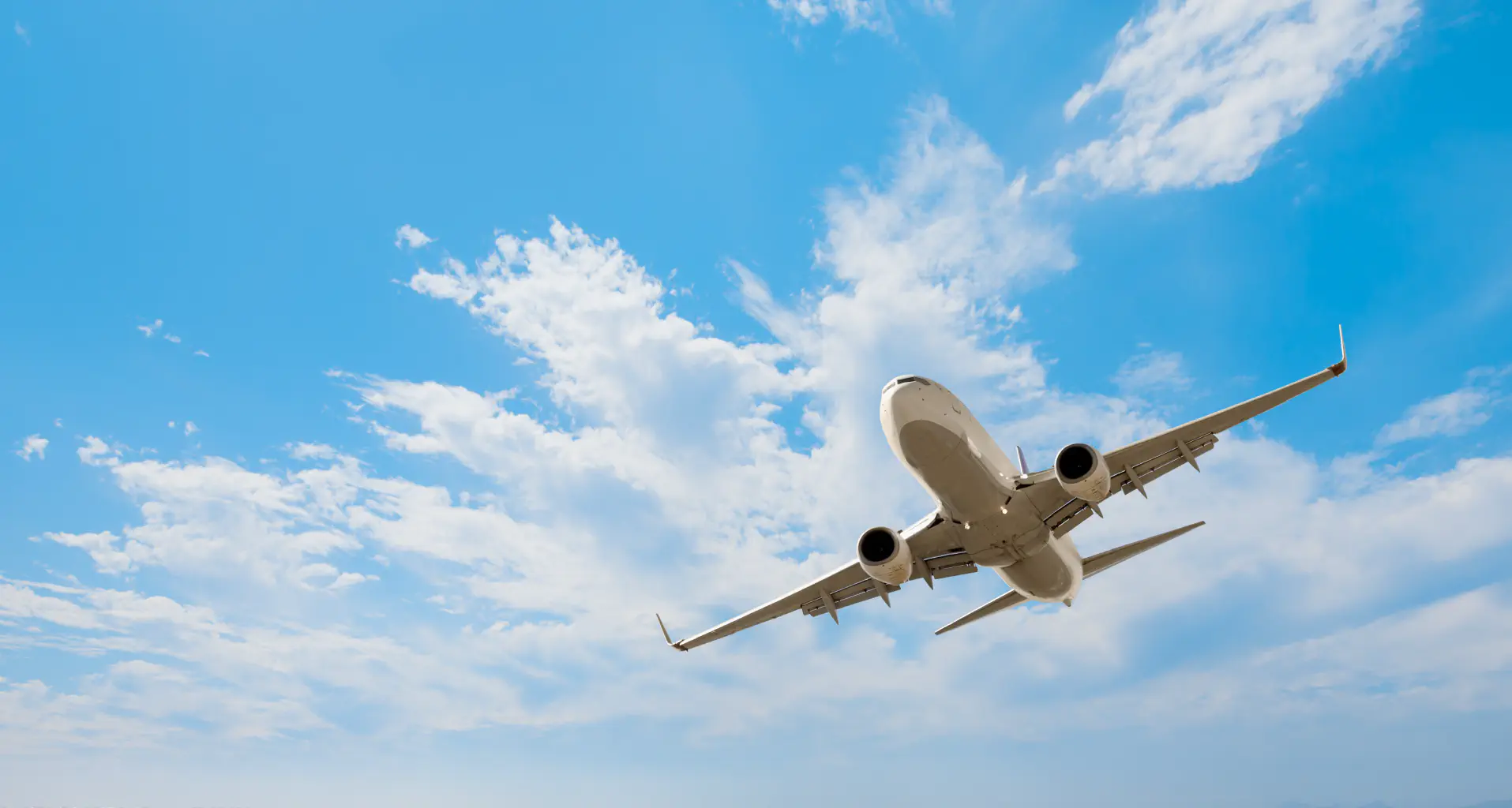 A plane flighing in the sky